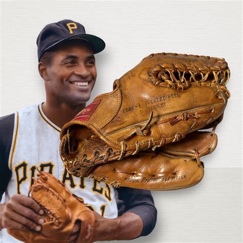 Notes Clemente Glove Sold Topps Brings Back Xpectations For Baseball