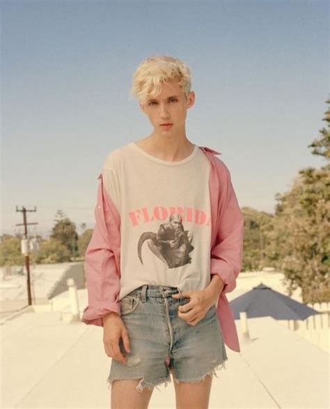 Troye Sivan Tumblr Troye Sivan Skating Outfits Outfits