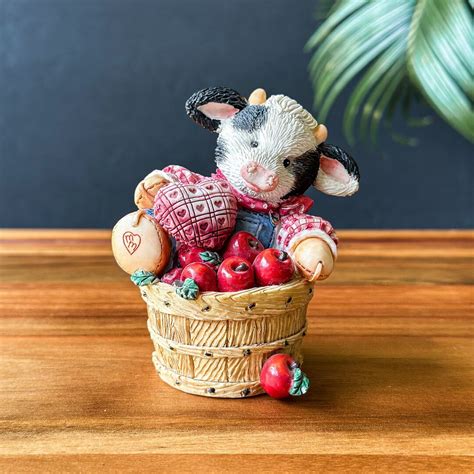 Vintage Marys Moo Moos Figurine I Love You A Bushel Ans A Peck