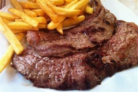 Bistec Con Patatas Y Ensalada Sidreria Panorama