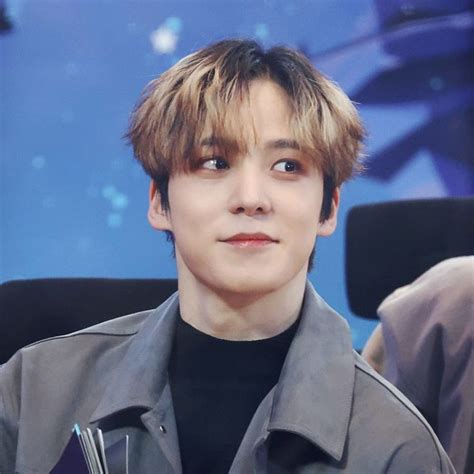 Pin By Kaitlyn D On Yunho Blonde Tips Jeong Yun Ho Face Profile