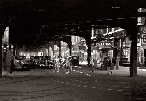 Under The El Chicago 1940 By John Vachon Chicago Photos Chicago