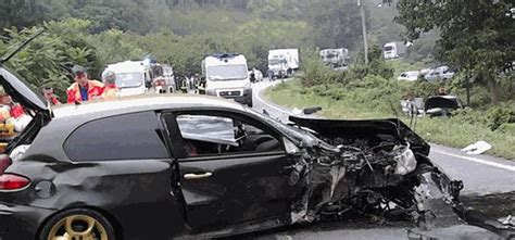 Scontro Frontale Sulla Fondovalle Tre Feriti La Stampa