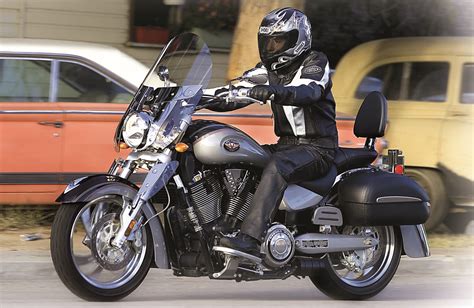 2006 Victory Kingpin Deluxe Road Test Review Rider Magazine