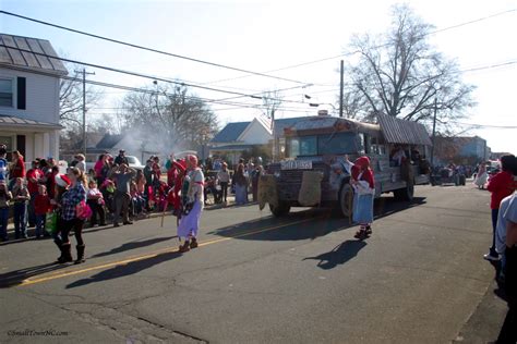 Christmasparade Small Town North Carolina