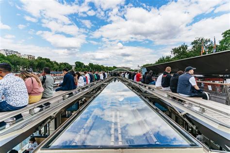 Paris 1 stündige Flussfahrt auf der Seine mit Audiokommentar