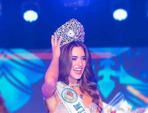 La Chica Calendario El Deber Se Coron Miss Cochabamba El Deber