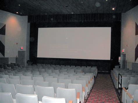 AMC Roosevelt Field 8 in Garden City, NY - Cinema Treasures