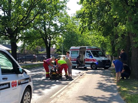 ФОТО В Тарту микрофургон наехал на двух женщин