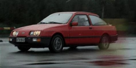 IMCDb.org: 1985 Ford Sierra MkI in "Vares - Yksityisetsivä, 2004"