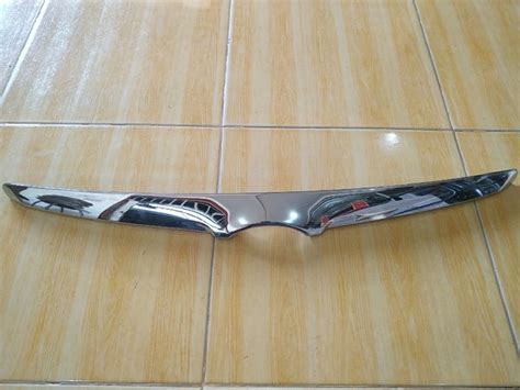 Jual Garnish Chrome Di Ujung Kap Mesin Avanza VVTi Tahun 2010 Di Lapak