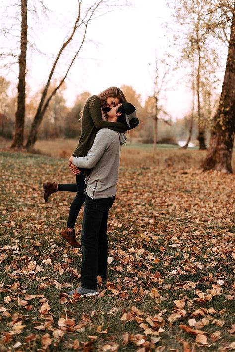 Playful Fall Couple Session Promposalideas Fall Couple Photos Fall