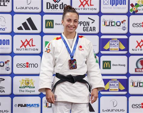 Adriana Rodríguez se cuelga la medalla de bronce en el Campeonato de