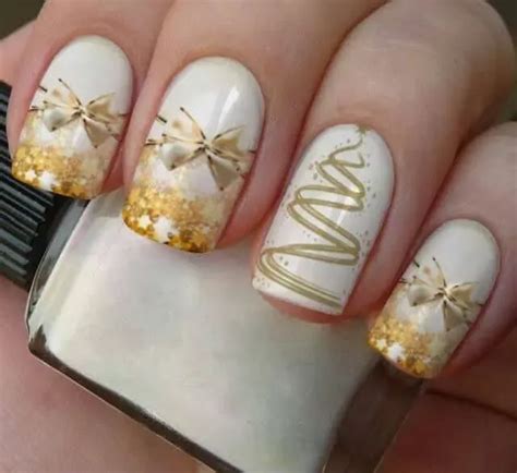 45 Christmas Nail Ideas To Try This Holiday Season Be Centsational