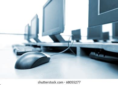 11,286 Work office row computer Images, Stock Photos & Vectors ...