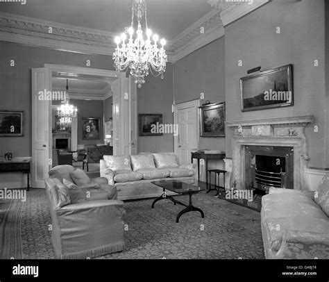 10 Downing Street Interior Hi Res Stock Photography And Images Alamy
