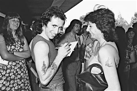 El Misterio Sobre La Muerte De Bon Scott Voz De Acdc Continúa 40