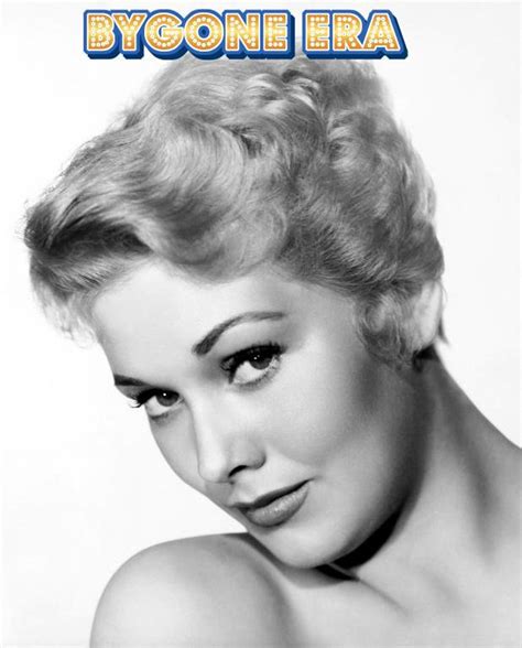 Kim Novak Beautiful Face Hollywood Glamour Pinup Girl Poster Art Photo