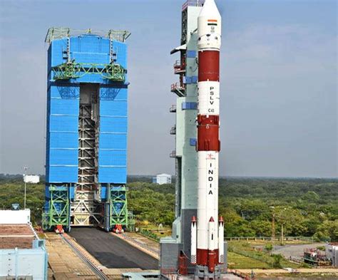 Isro का सफरः कभी बैलगाड़ी से ढोए थे रॉकेट के पुर्जे आज दुनियाभर के