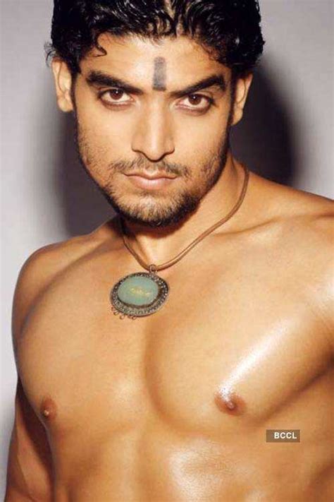 Gurmeet Choudhary Body