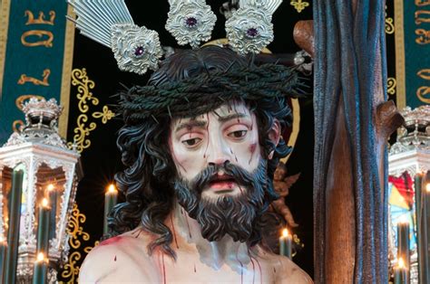 Sol Besamanos al Cristo Varón de Dolores Pasión en Sevilla