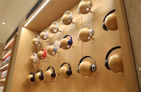 Apple Said To Be Working On Modular High End Noise Cancelling Over