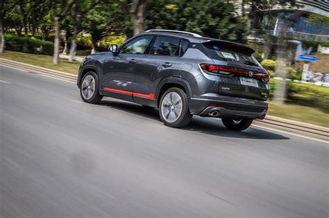 10万块买一台动力越级小型suv？试驾长安cs35 Plus蓝鲸版 新浪汽车