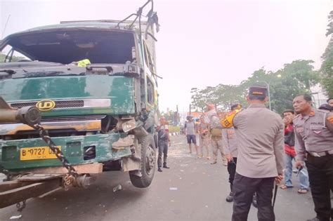 Polisi Pastikan Tak Ada Korban Meninggal Ditabrak Truk Kontainer Ugal