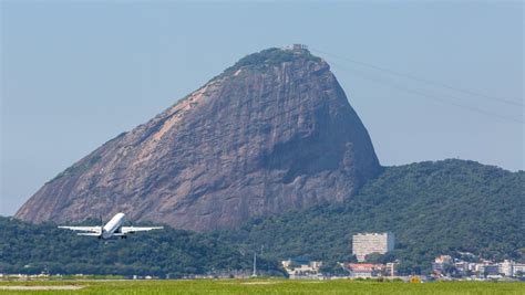 Turismo Brasil Fatura R Bilh Es Em Circuito Mundo