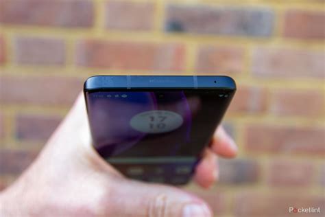 Motorola Edge Review A Great Sub Flagship Phone