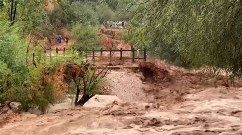‘its Time To Run Grand Canyon Hiker Films Escape As Floods Surround