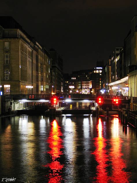 Hamburg at Night by hamburg on DeviantArt