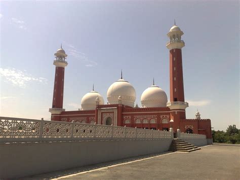 Markazi Jamia Masjid Wah Cantt A Beautiful And Huge Mosqu Flickr