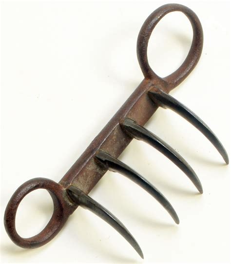 Indian Bagh Nakh Tiger Claws 18th Century Four Curved Blades Fixed