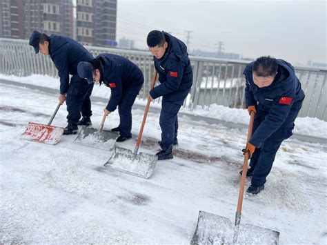 新华全媒寒潮降雪来袭 多地多措并举保民生保障影响供电