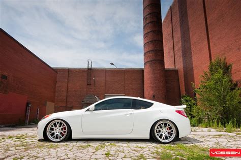 Hyundai Genesis Coupe Sporting Vossen Rims With Red Brembo Brakes