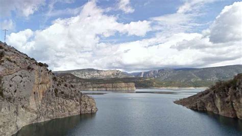 Encuentran el cadáver de un hombre en un embalse de Lleida