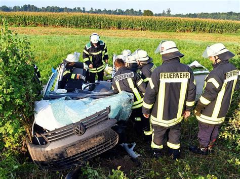 Vier Verletzte Bei Frontalzusammensto Bei Mei Enheim Mei Enheim