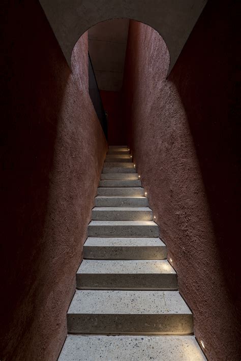 Gallery of The NGÕ Alley House / D.O.G House - 15