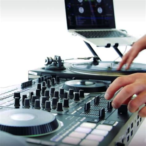 Your Guide To Using The Roland DJ-808 With Serato DJ - Roland Australia