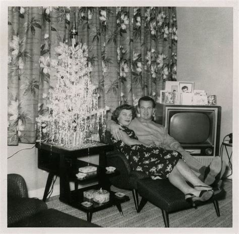 40 Vintage Photos Of Living Rooms During The 50s Christmas Time