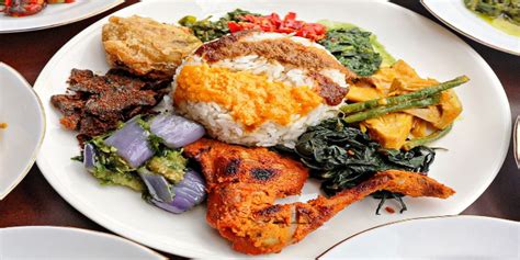 Rekomendasi Nasi Padang Terenak Versi Taste Atlas Ada Yang Berdiri