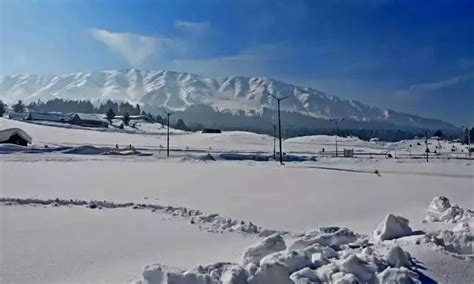 Kashmir Ladakh Continue To Reel Under Sub Zero Temperatures