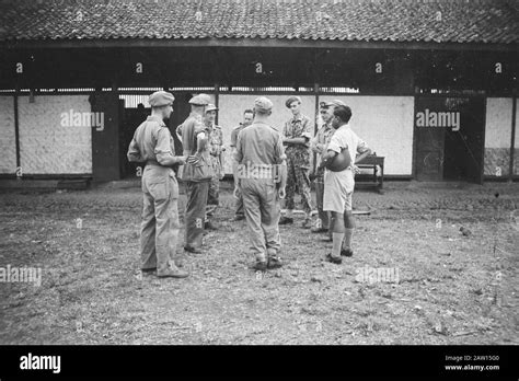 Visite du Major général DC Buurman de Vreeden à la V Brigade Le 15