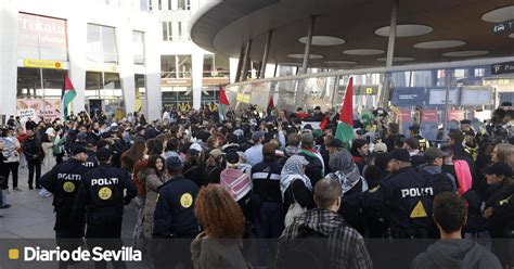 Manifestantes Irrumpen En La Televisi N Holandesa Hora Previas A