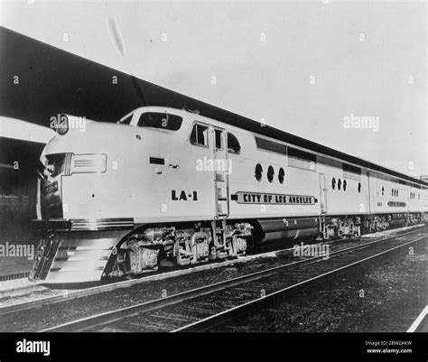 New American Streamlined Giant To Haul A Quarter Mile Train The World