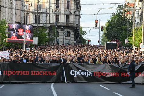 Slike sa protesta u Beogradu koje govore više od reči FOTO