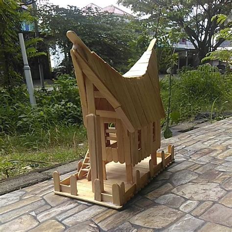 Miniatur Rumah Adat Toraja Tongkonan Sulawesi Utara Stik Es Krim