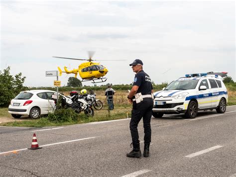 Incidente Fra Auto E Moto Grave Un Ragazzo Di 16 Anni