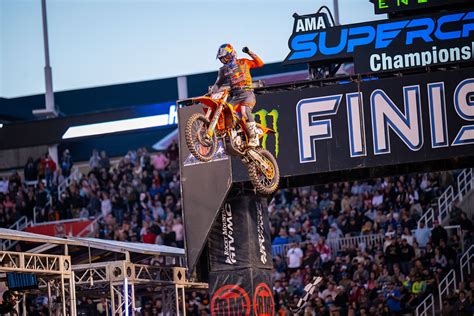 Tom Vialle E Red Bull Ktm Factory Racing Campioni Ama Supercross Sx